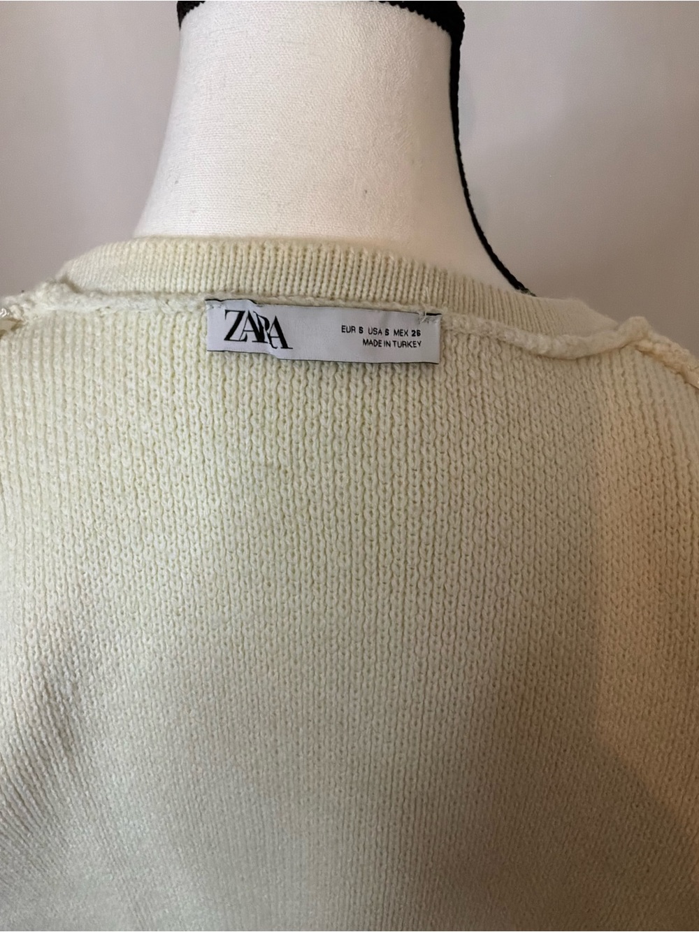 ZARA | INSPIRED CROPPED CREAM KNIT BUTTON FRONT JACKET - Picture 5 of 6